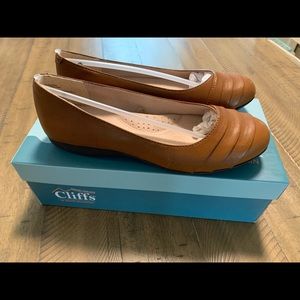 White Mountain Flats Size 7